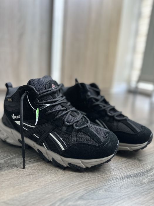 Зимові  спортивні кросівки