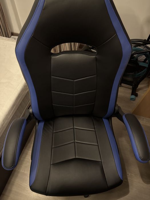 Cadeira gaming azul staples