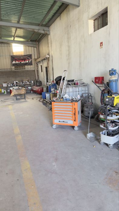 Vendo oficina de pintura e mecanica com todo o recheio