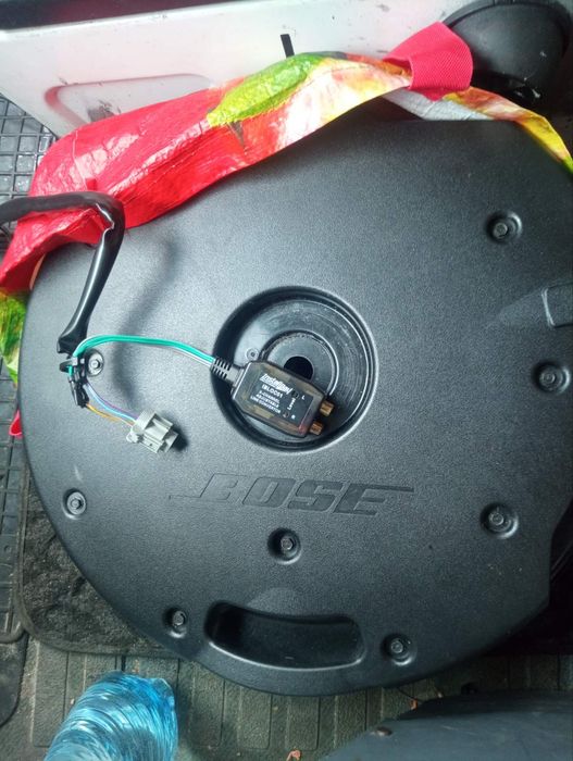 Сабвуфер Bose в запаску R16 для автомобіля Nissan Rogue 2019