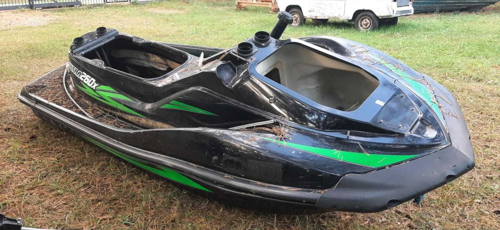 kadłub kawasaki ultra 260