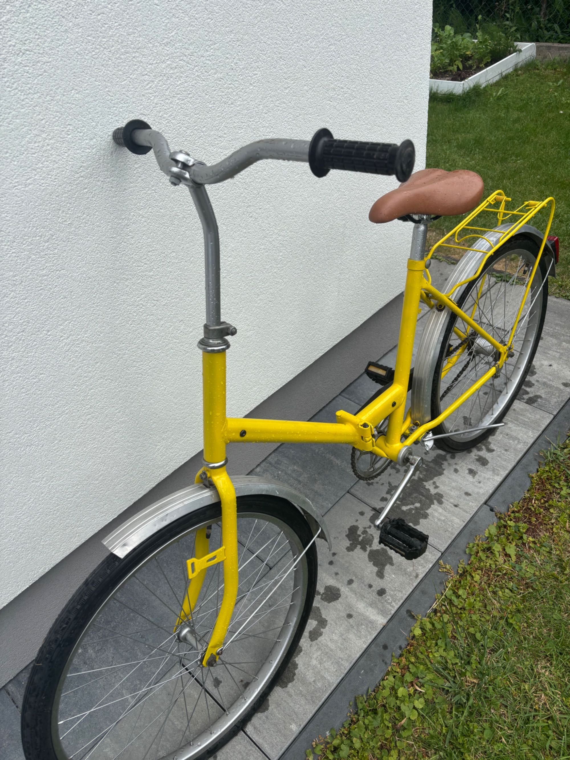 rower żółty z nóżką