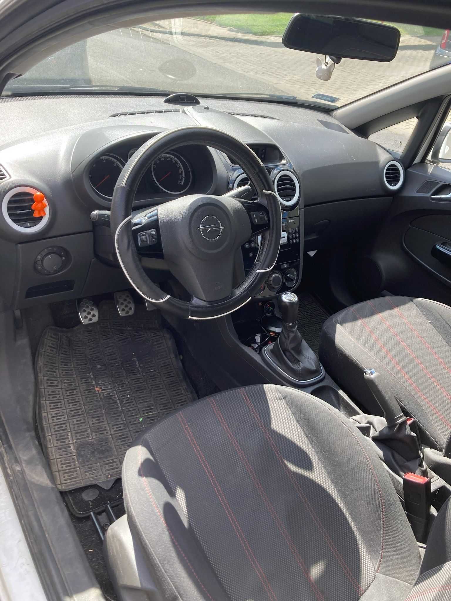 Opel Corsa D 1.7 cdti 125KM OPC Line