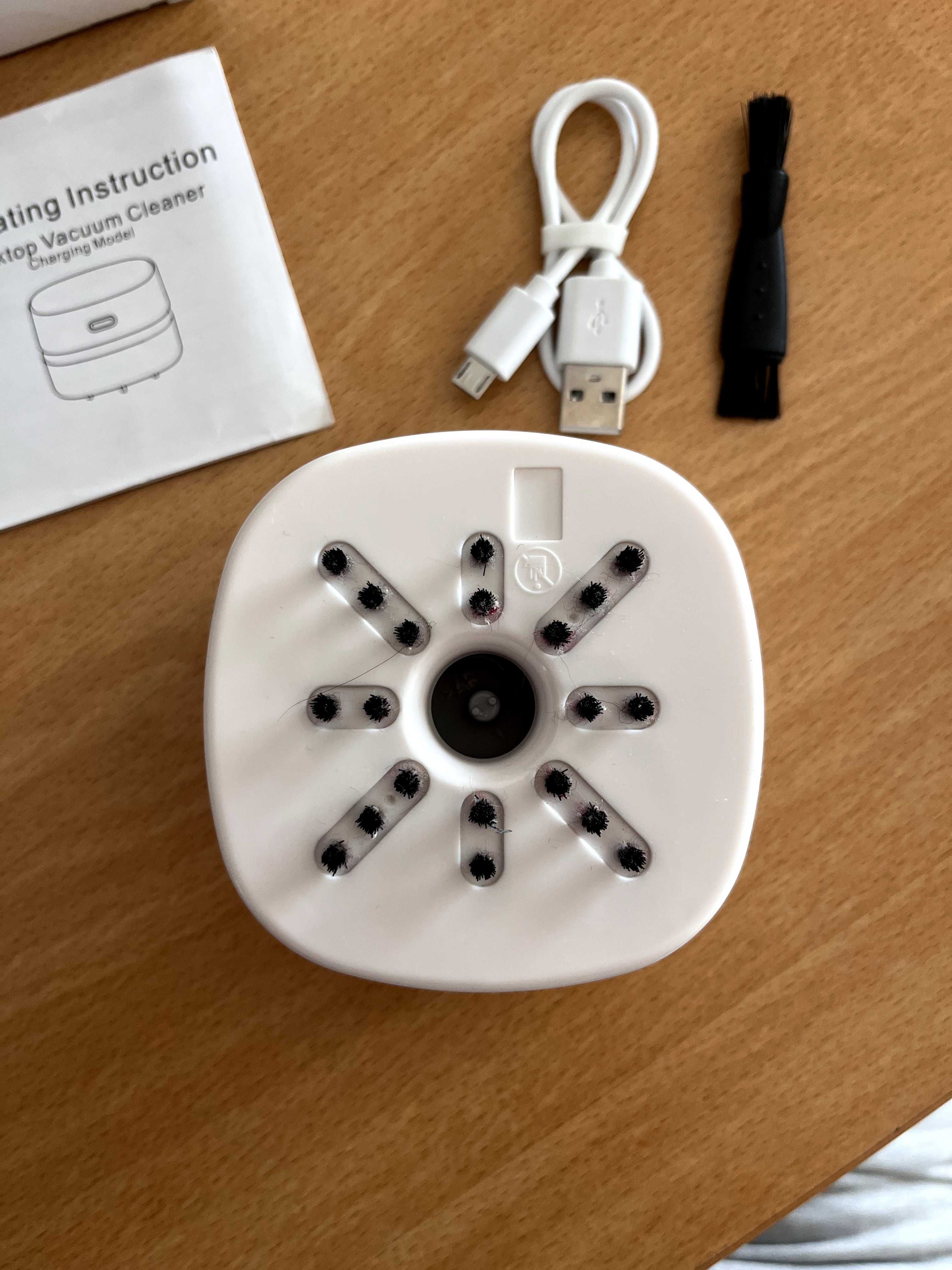 Mini aspirador para secretária