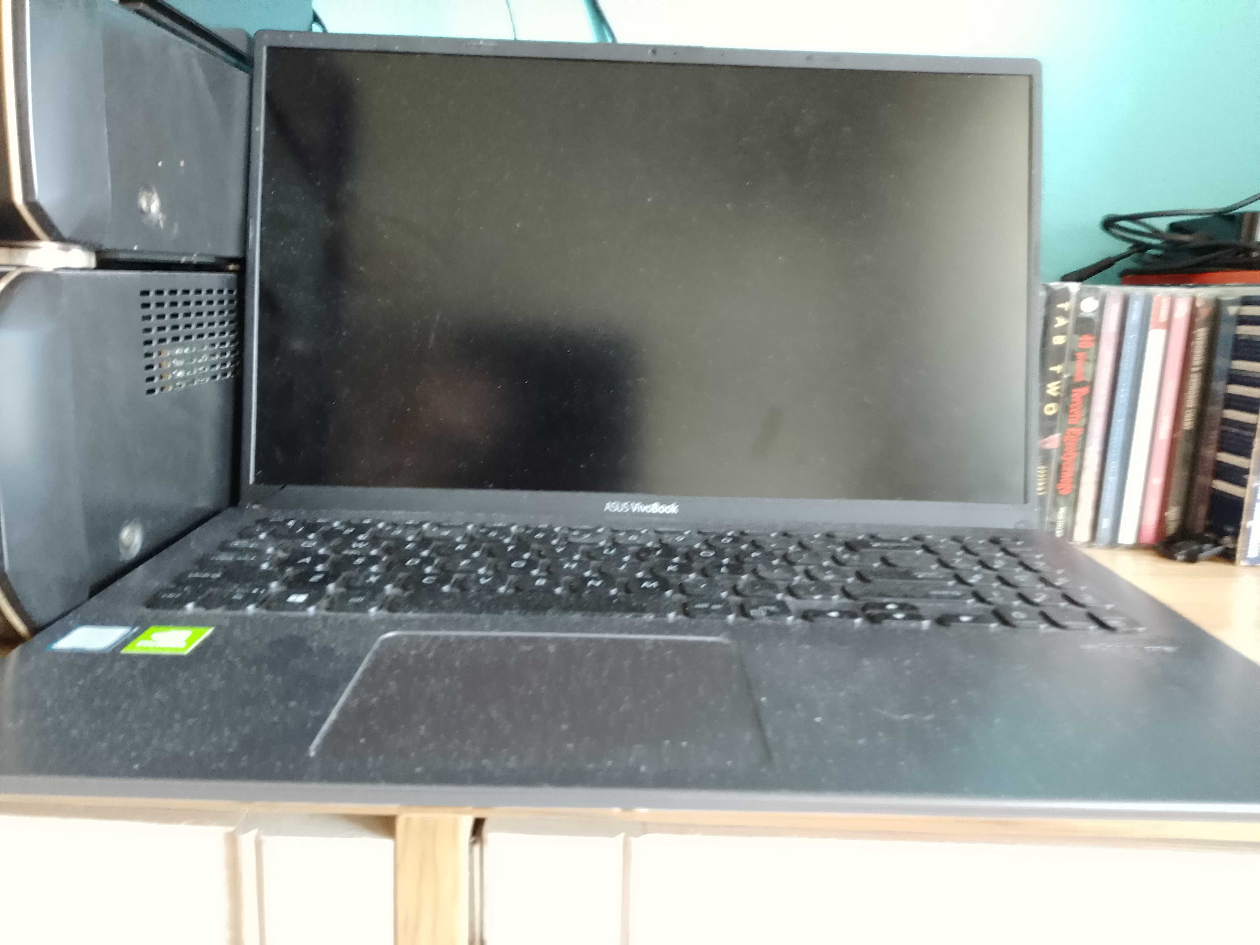 Laptop Asus VivoBook 15'' uszkodzony