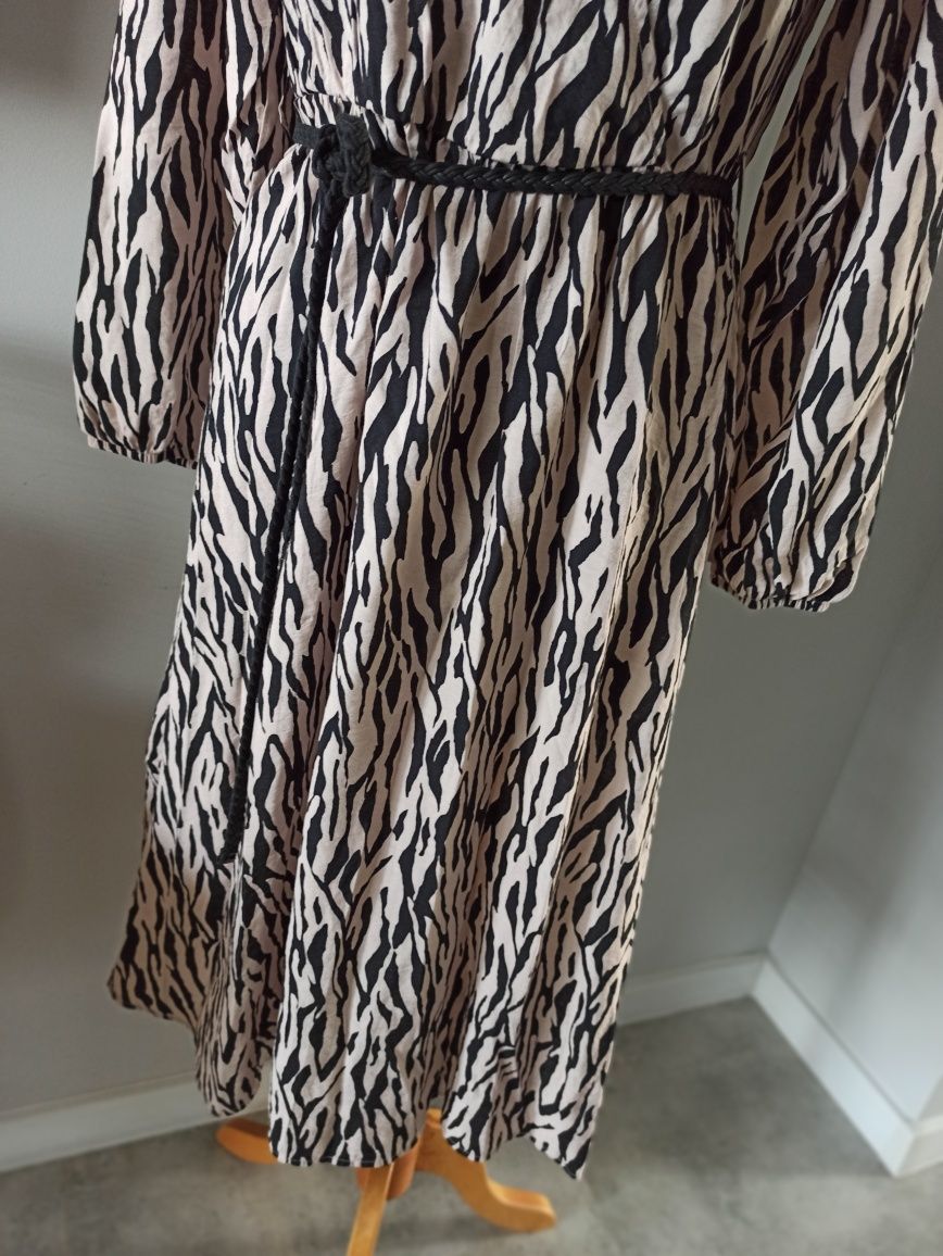 Kopertowa sukienka Reserved w motyw zwierzęcy tygrysie pasy XL
