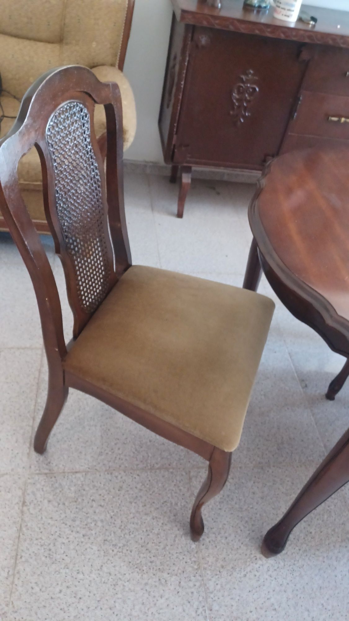 Mesa de sala e 4 cadeira