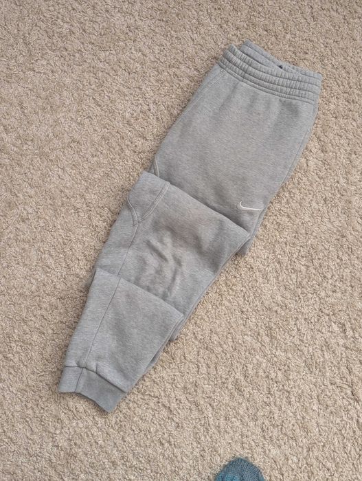 Спортивні штани Nike