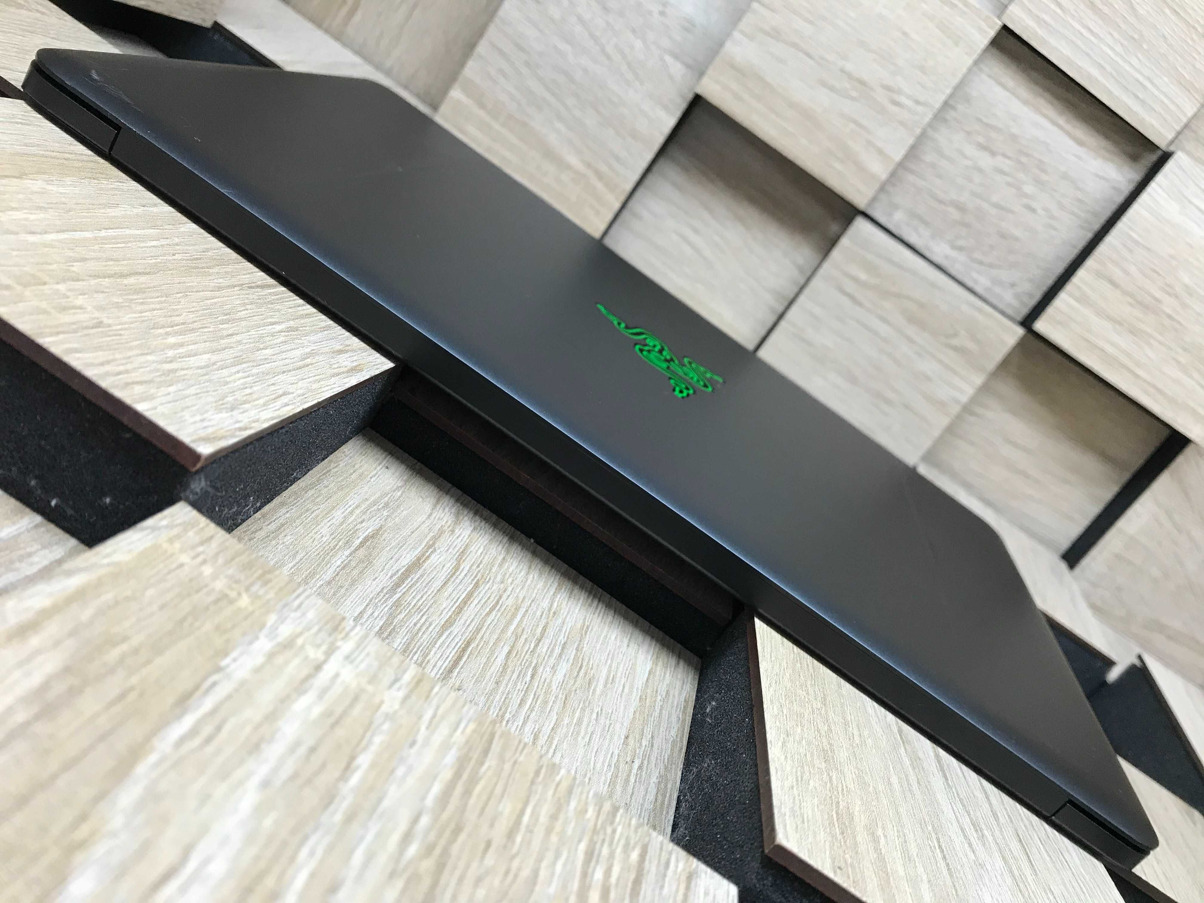№4608 Ноутбук Razer Blade Stealth 12.5''/i7-6500U/RAM8/SSD256