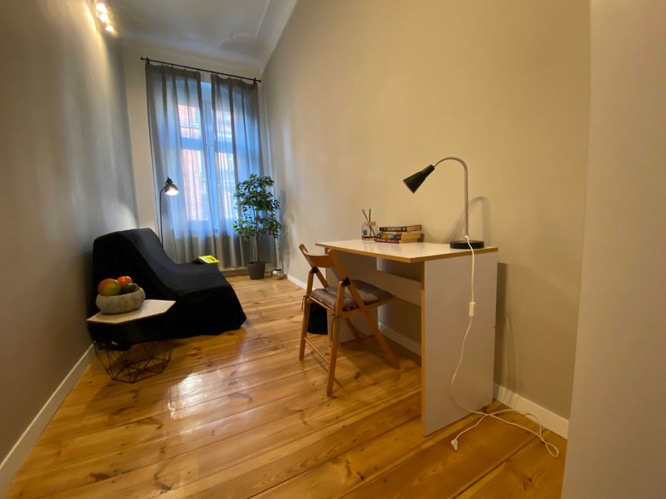 Pokój w mieszkaniu 4 pokojowym