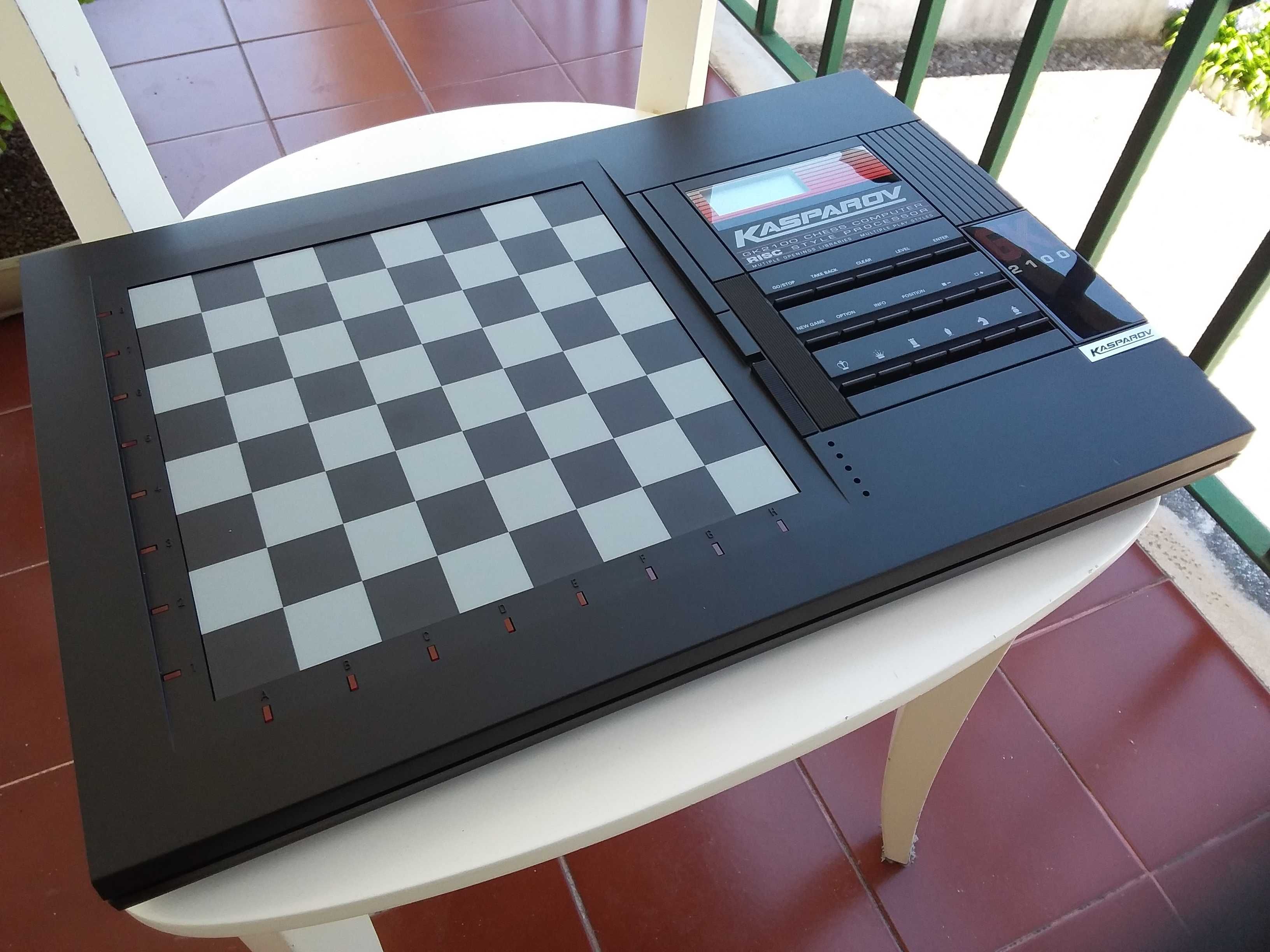 Computador Eletronico de Xadrez Garry Kasparov 2100 com 64 niveis