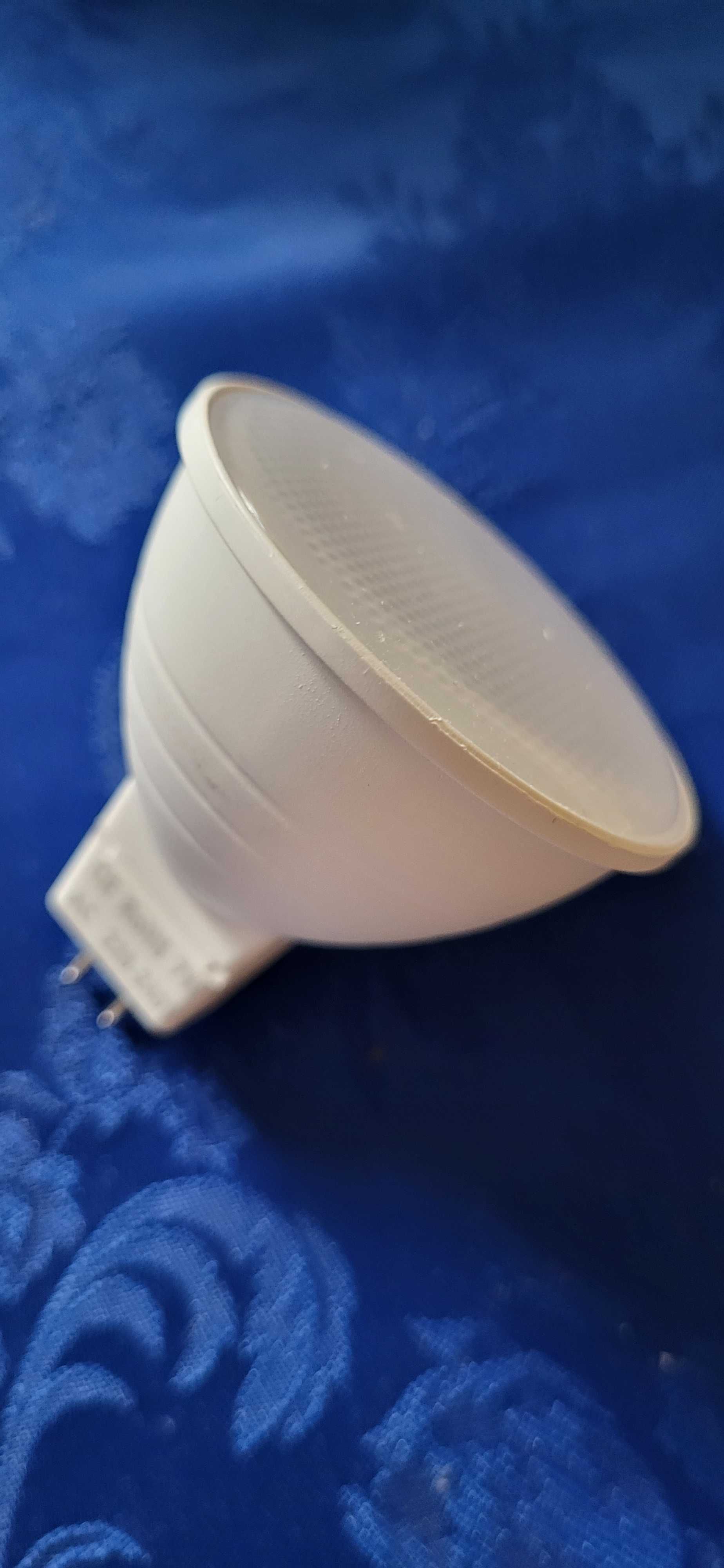 Sprzedam 3 żarówki LED 220 V MR 16