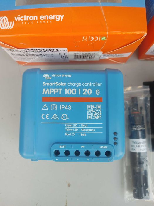 Контролер заряду Victron Energy  MPPT 100/20 48V (20A,12/24/48В)