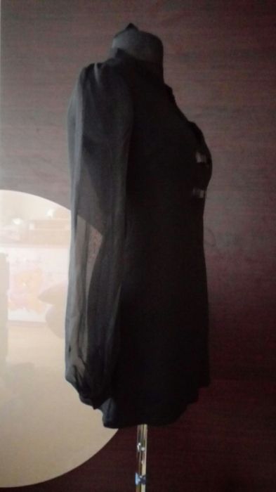 Elegancka czarna sukienka tuilowy rękaw S