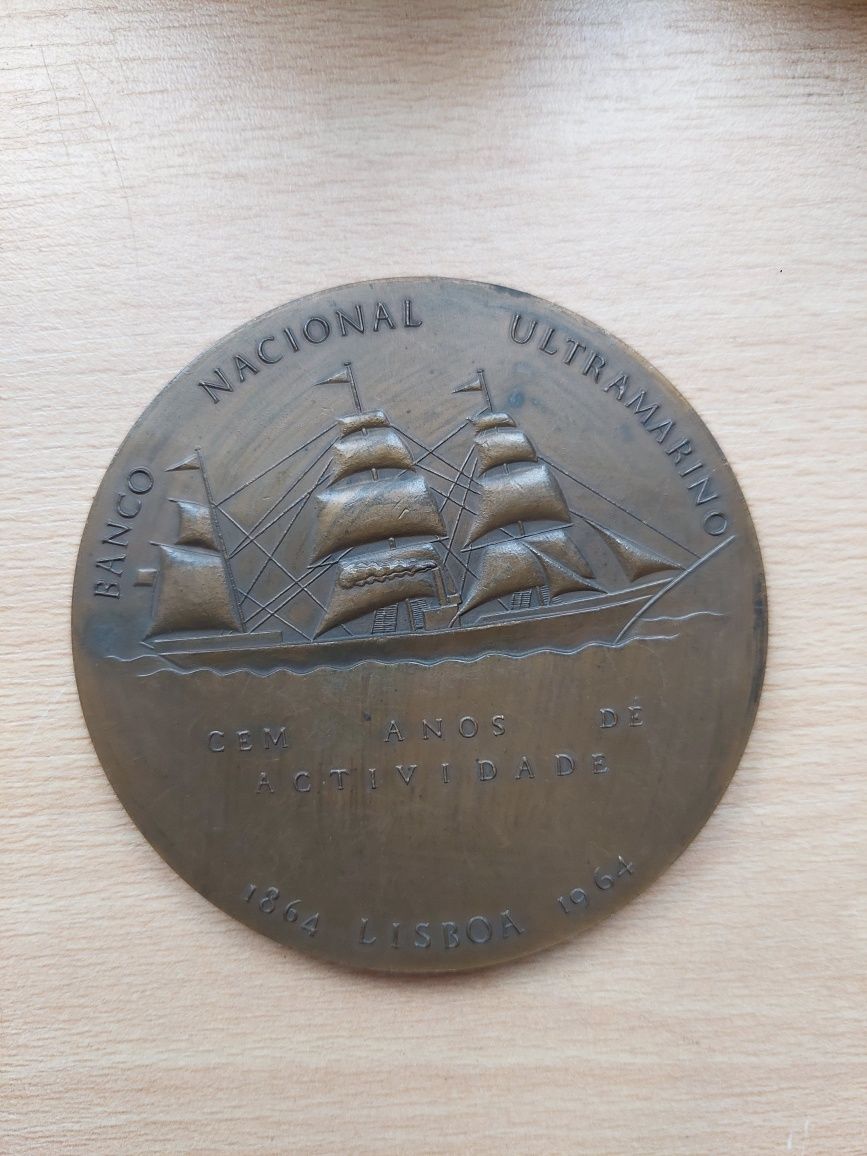 Medalha antiga BNU banco nacional ultramarino