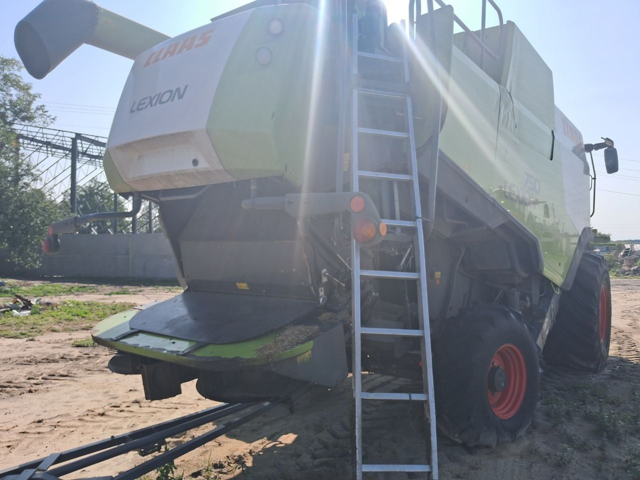 Комбайн Claas Lexion 750