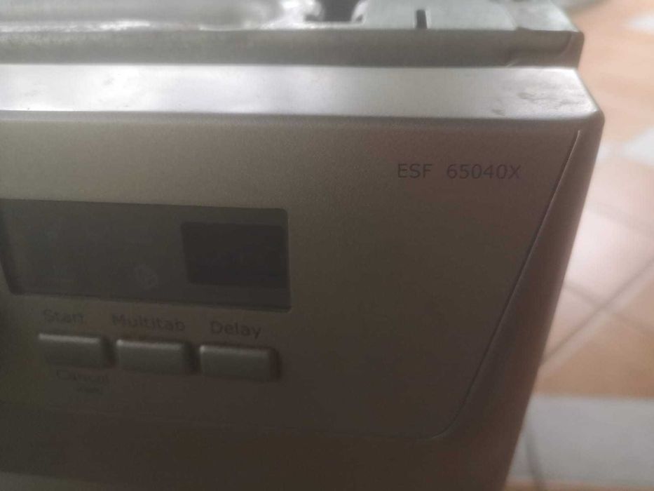 Zmywarka  do zabudowy ELECTROLUX ESF65040x Na części
