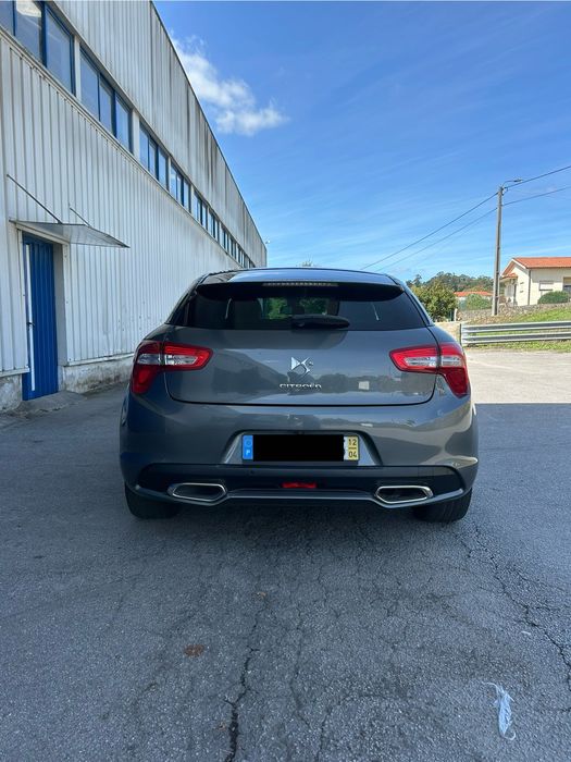 Citroën DS5 1.6 HDi 115cv 2012 – Elegante e Económico
