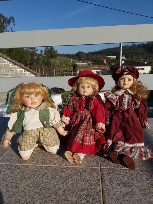 Bonecas de porcelana