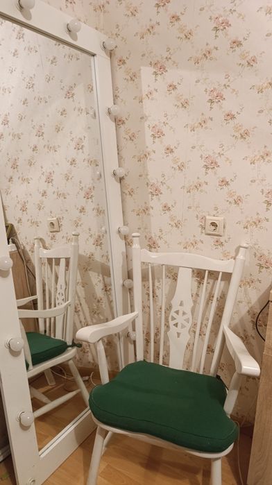 Крісло стілець біле дерев'яне