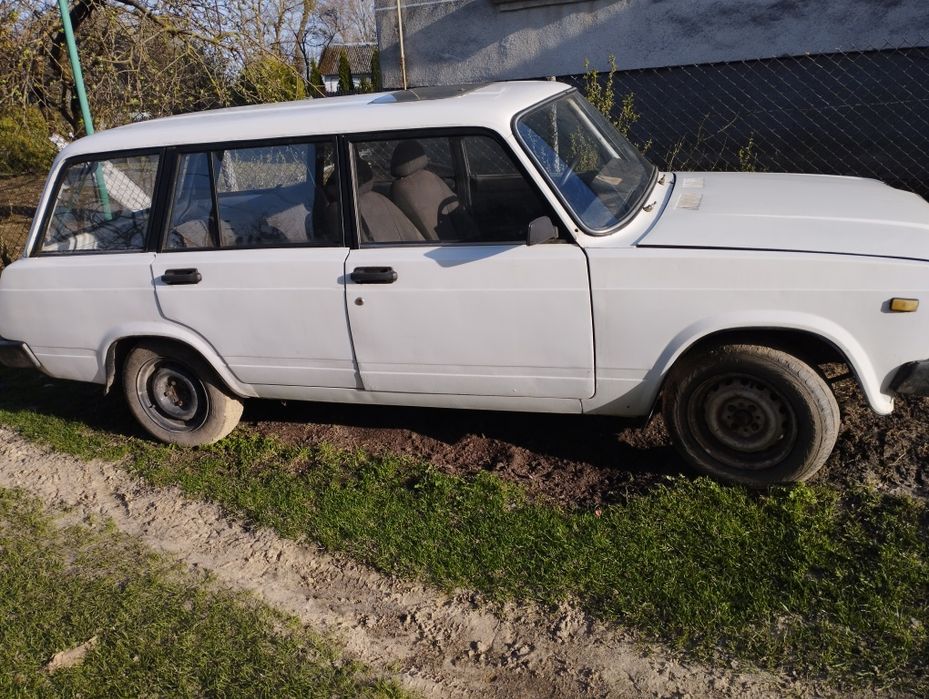 Продаю машину жигуль 2104