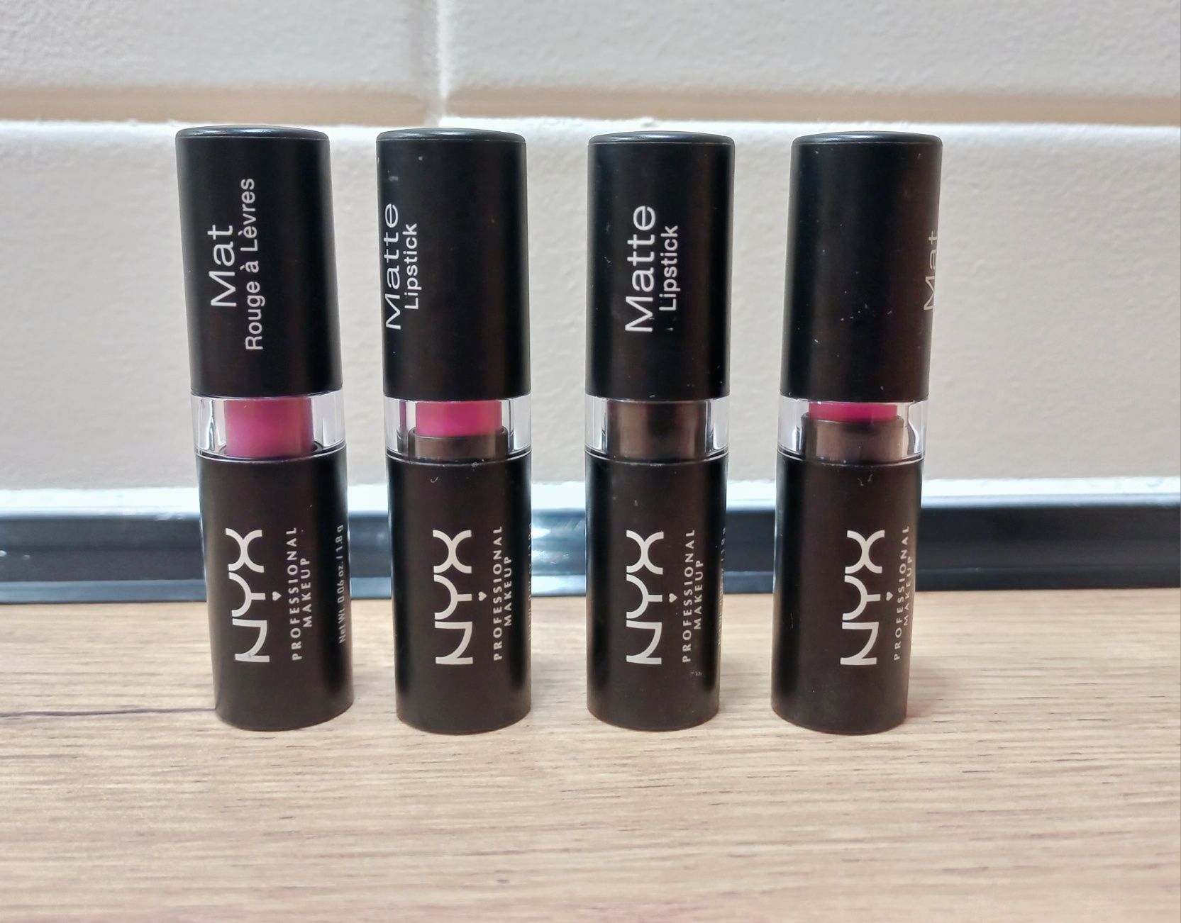 Pomadki NYX perfect red, whipped caviar, siren, natural
