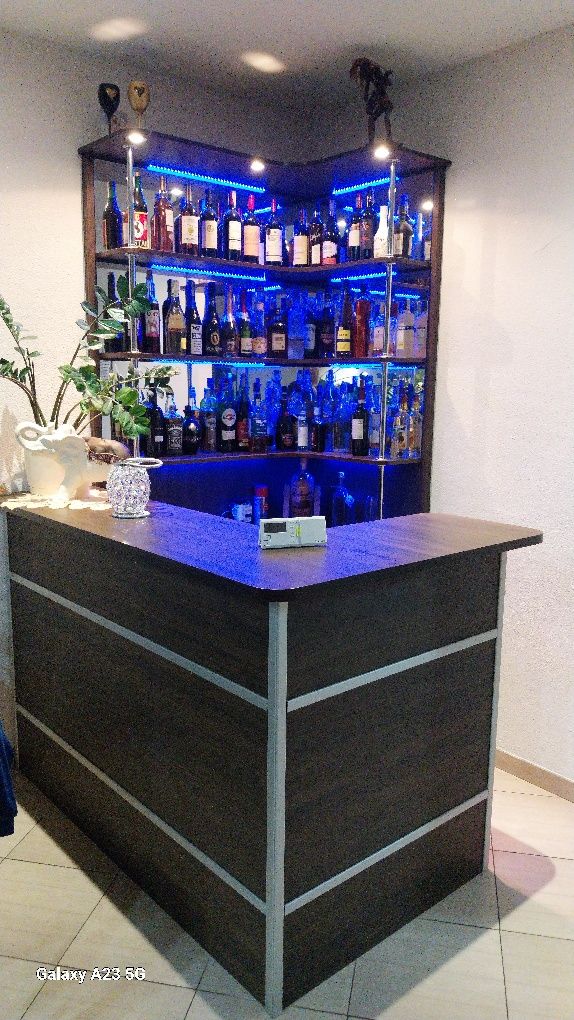 Barek do salonu .