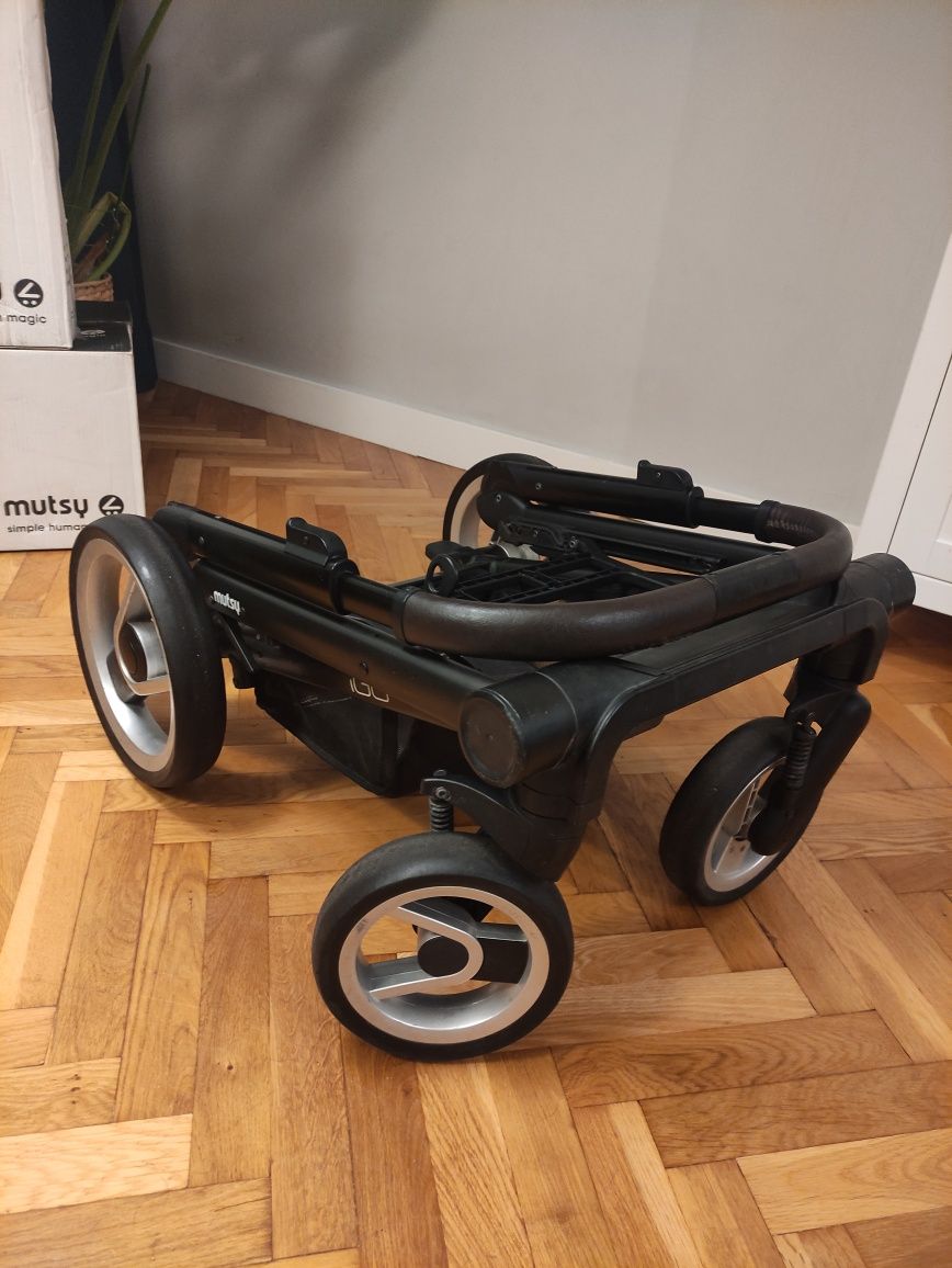 Mutsy Igo 2w1 gratisy, po jednym dziecku