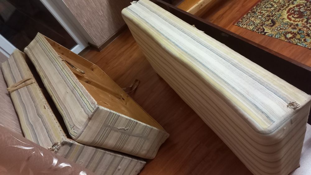 Ліжко з матрацом 1.2 × 1.9