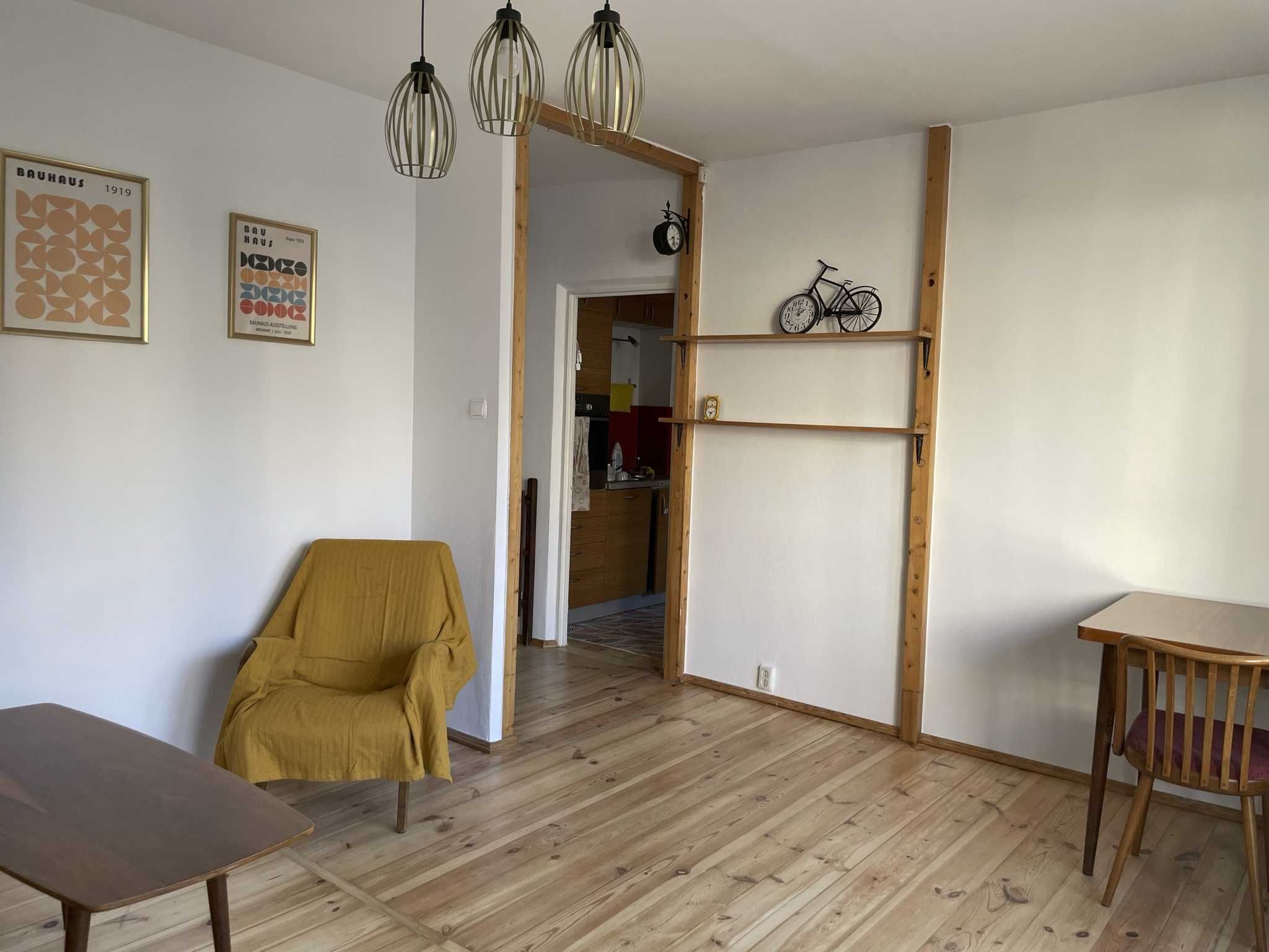 47m2 /sypialnia+salon + kuchnia / 8min od metra Natolin - dla max 2os.