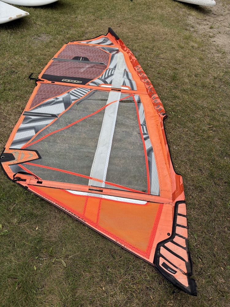 Żagiel windsurfingowy RRD Compact Grom 3.8 i 4.4