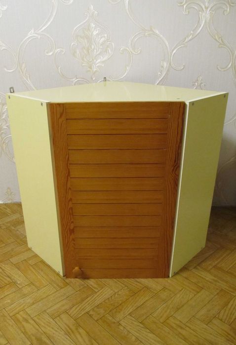 Угловой  буфетный шкафчик с  кухонного комплекта "Магда"  Польша