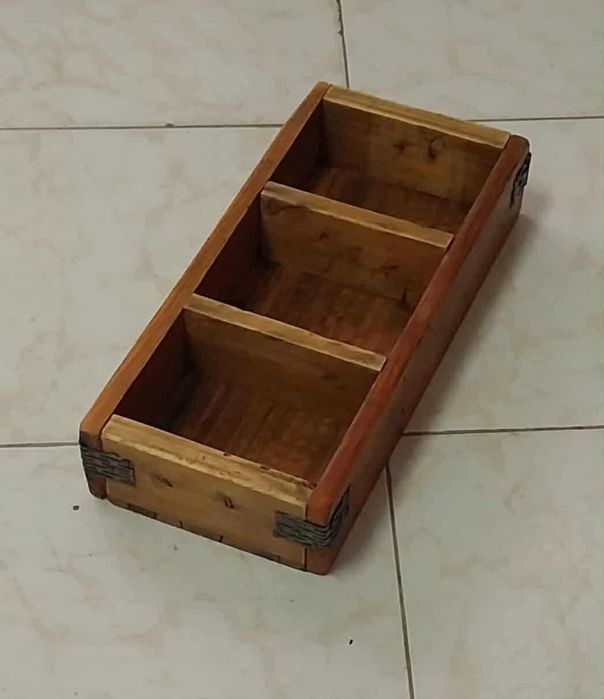 Caixa dos Pregos em Antiga Marcenaria. RESTAURADA