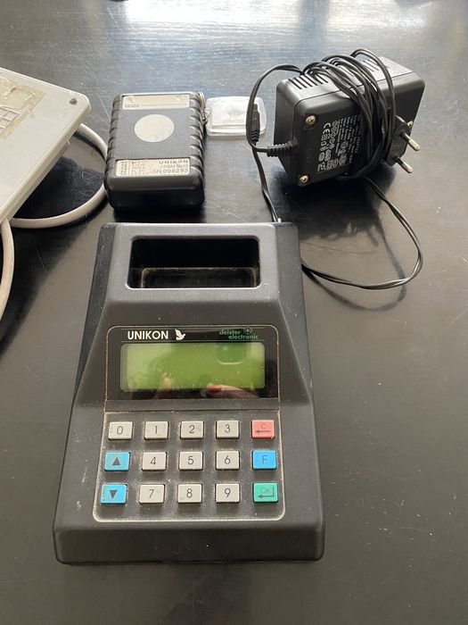 Zegar UNIKON + moduł + zasilacz + 3 anteny i okablowanie + golebie