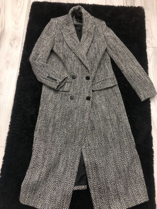 Płaszcz zimowy w jodełkę