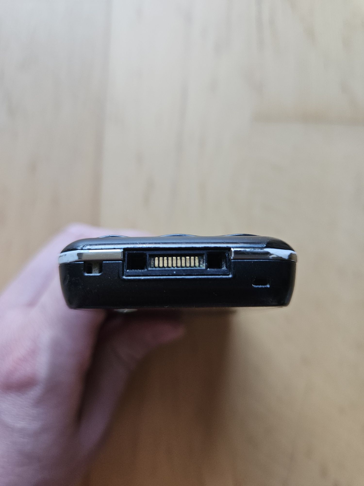 Sony Ericsson G502 – sprawny, z pudełkiem i ładowarką bez baterii