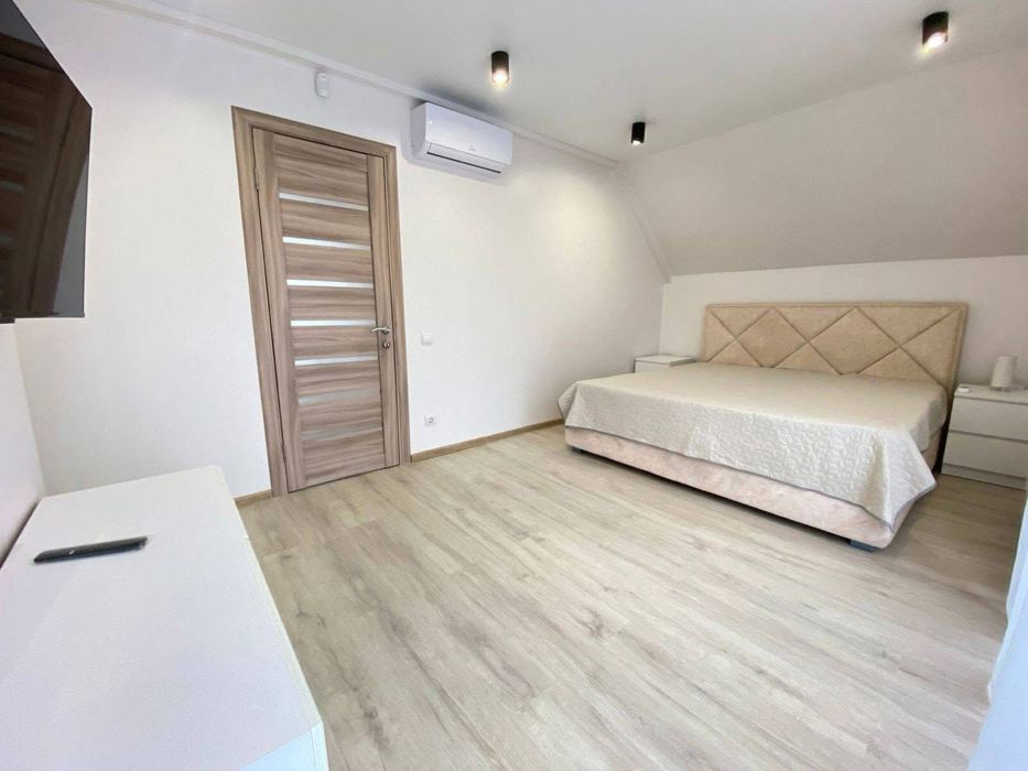 Русанівські Сади. Продаж окремого будинку в Києві