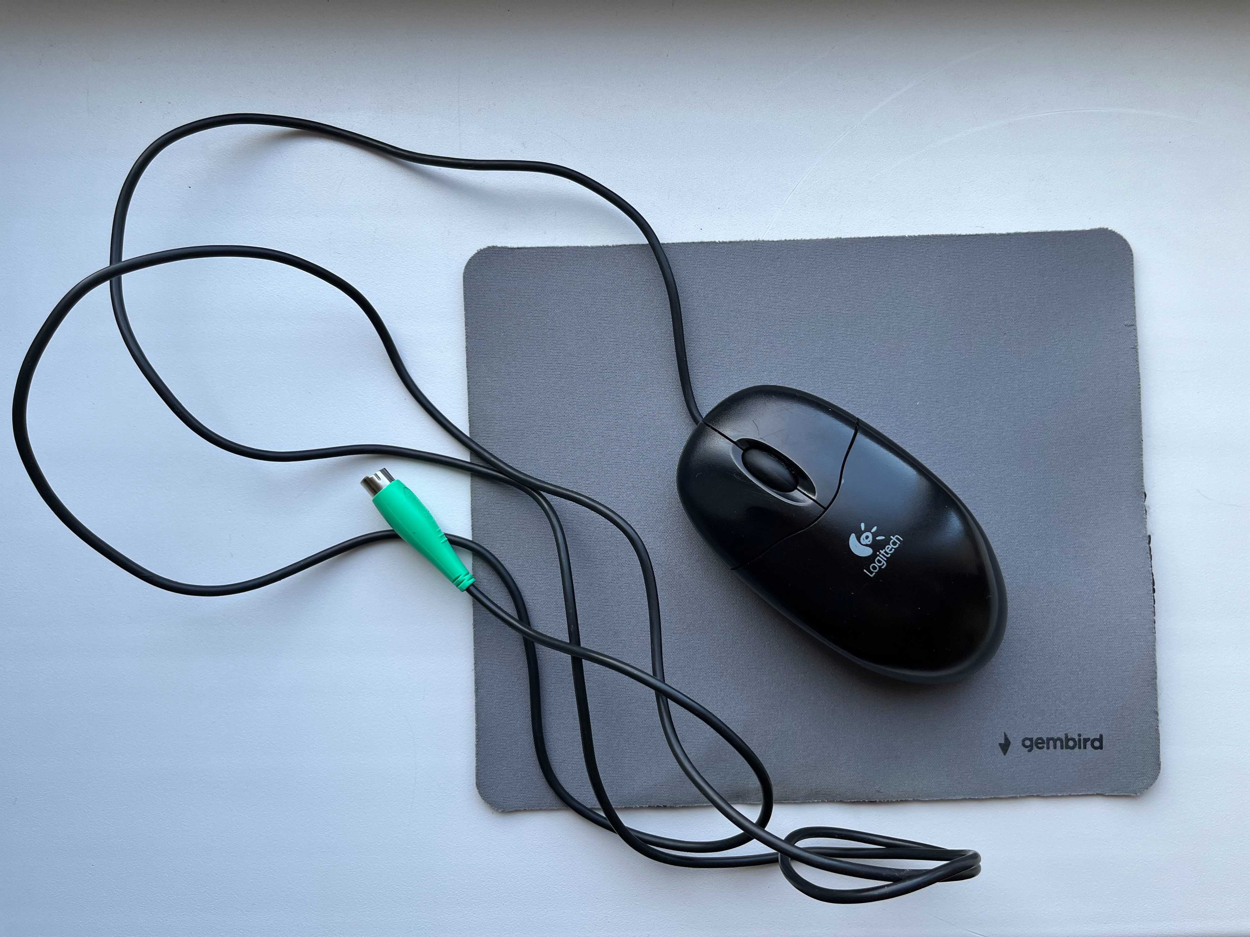 Мышка с ковриком Logitech PS/2