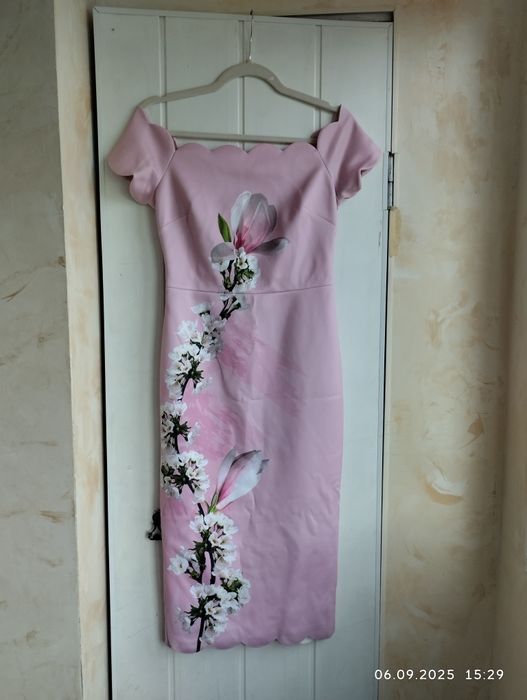 Платье коктейльное с принтом