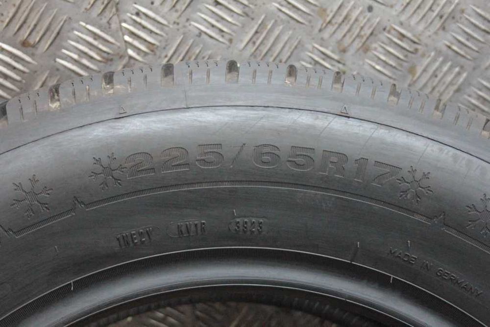 225/65/17 Dunlop Winter Sport 5 225/65 R17 102H 8mm 2023r