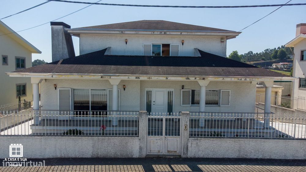 Moradia T3+1 c/ 577 m2 de construção em Seixezelo - Exclusivo