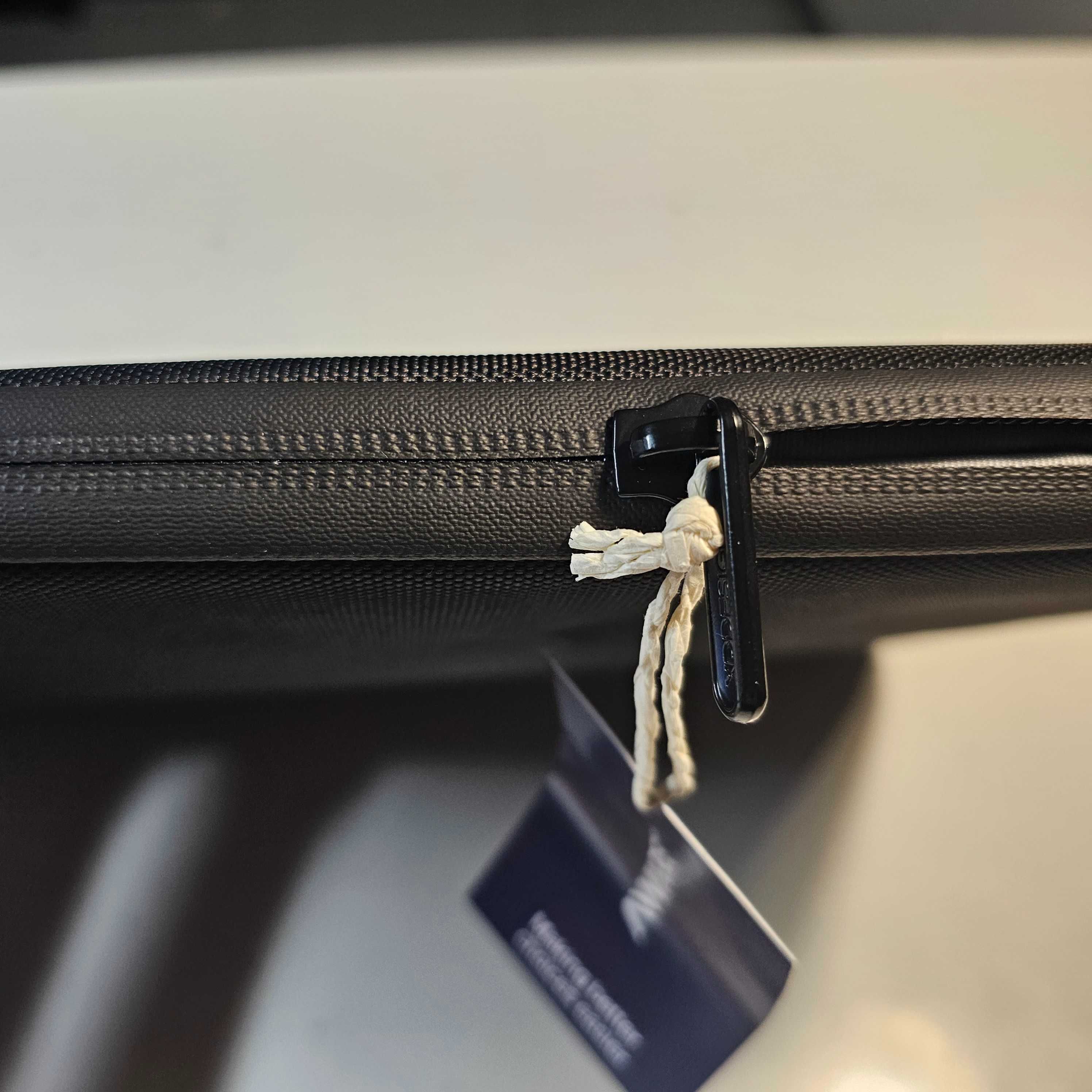 Etui Pokrowiec na laptopa 16'' XD Design Sleeve - Black