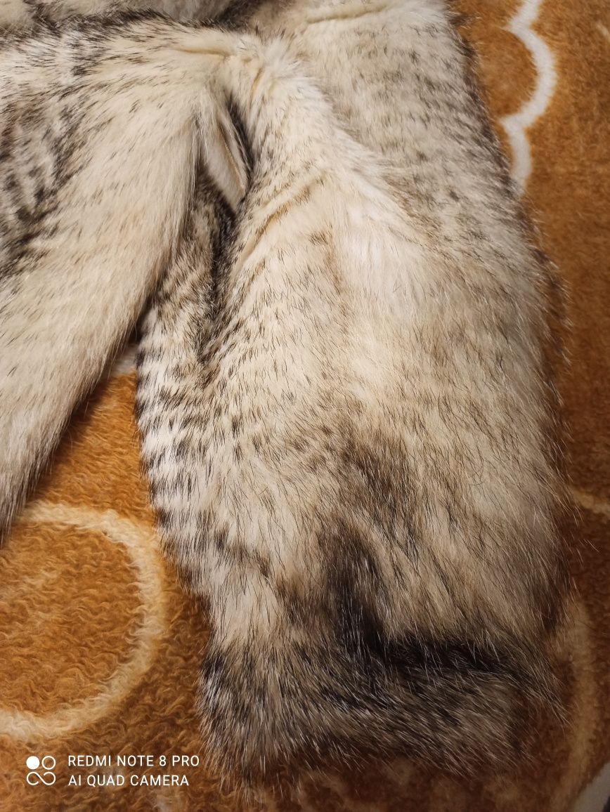 Шуба енотовая 48-50 размер