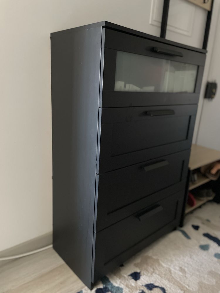 Cómoda com 4 gavetas - IKEA