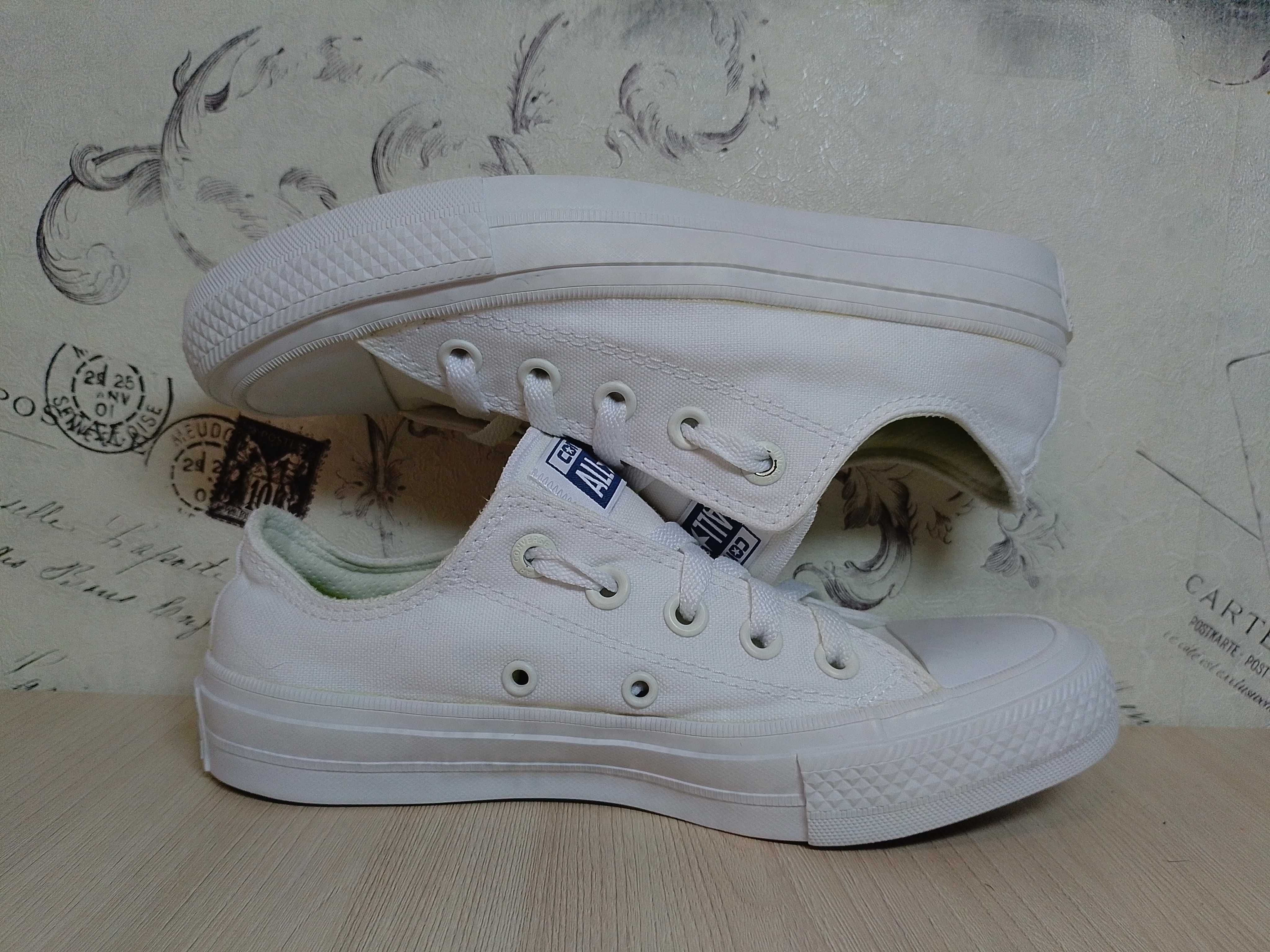 - Converse Chuck Taylor All Star II 150154C