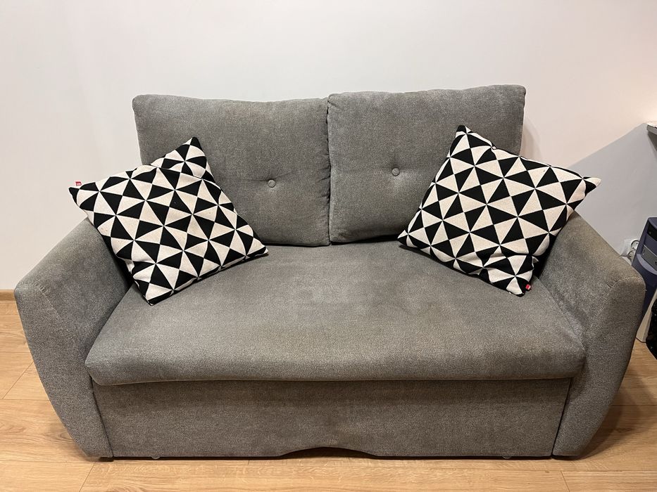 Rozkladana sofa 145 cm