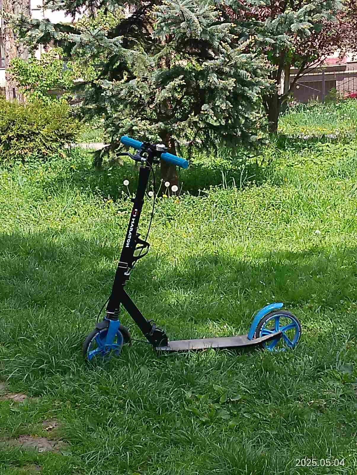 Дитячий самокат фірми Maraton