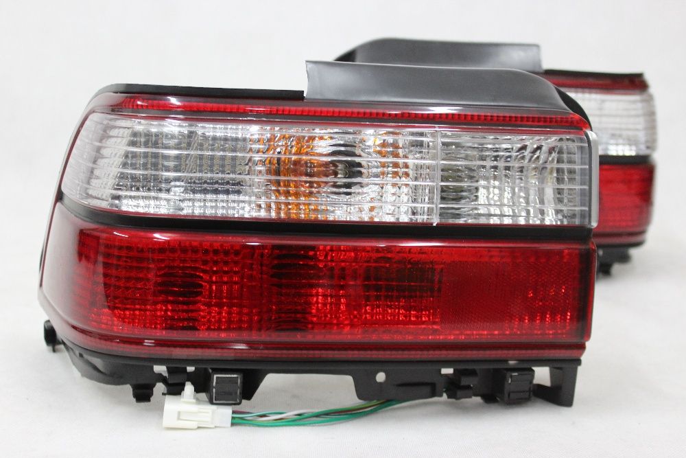 Lampy światła tył tylne Toyota Corolla VII 94-97 sedan DEPO NOWE