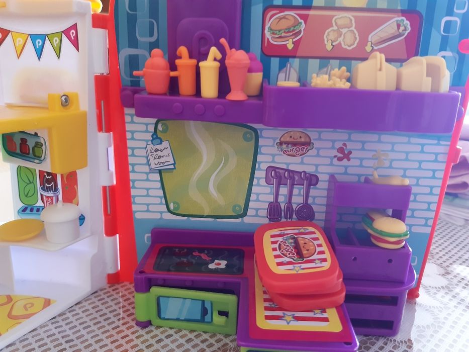 Hamburgueria Pinypon com carro