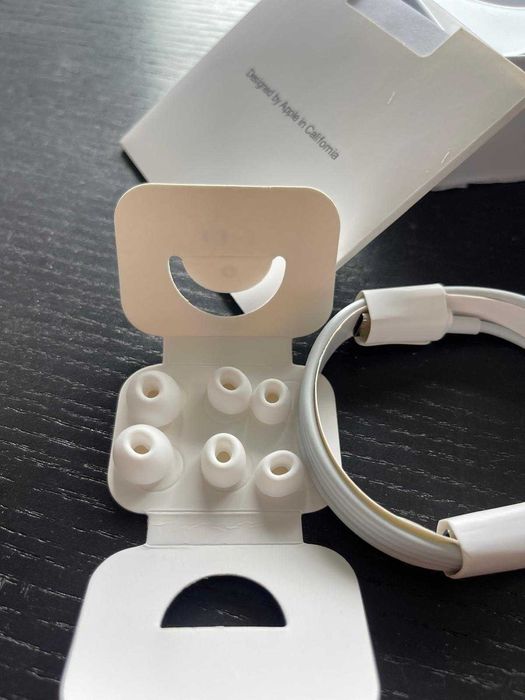 Airpods Pro APPLE 2ª Geração (artigo de exposiçao de loja)